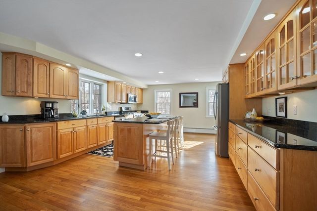 34 Clover Hill Drive, Chelmsford, MA 01824
