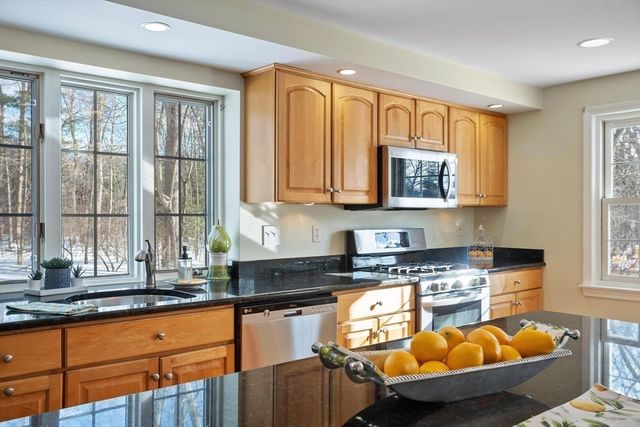 34 Clover Hill Drive, Chelmsford, MA 01824