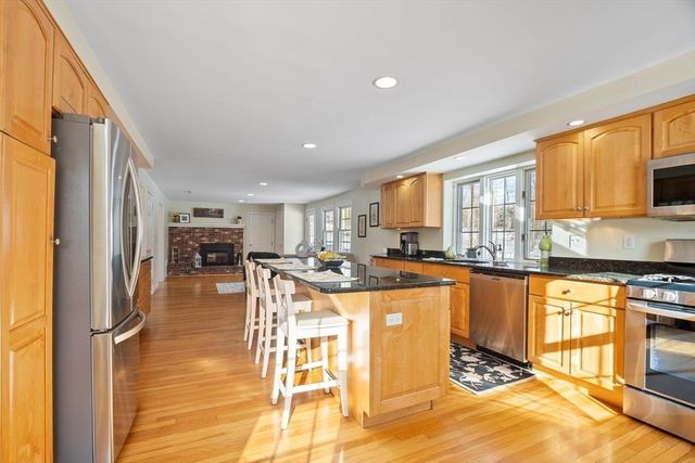 34 Clover Hill Drive, Chelmsford, MA 01824