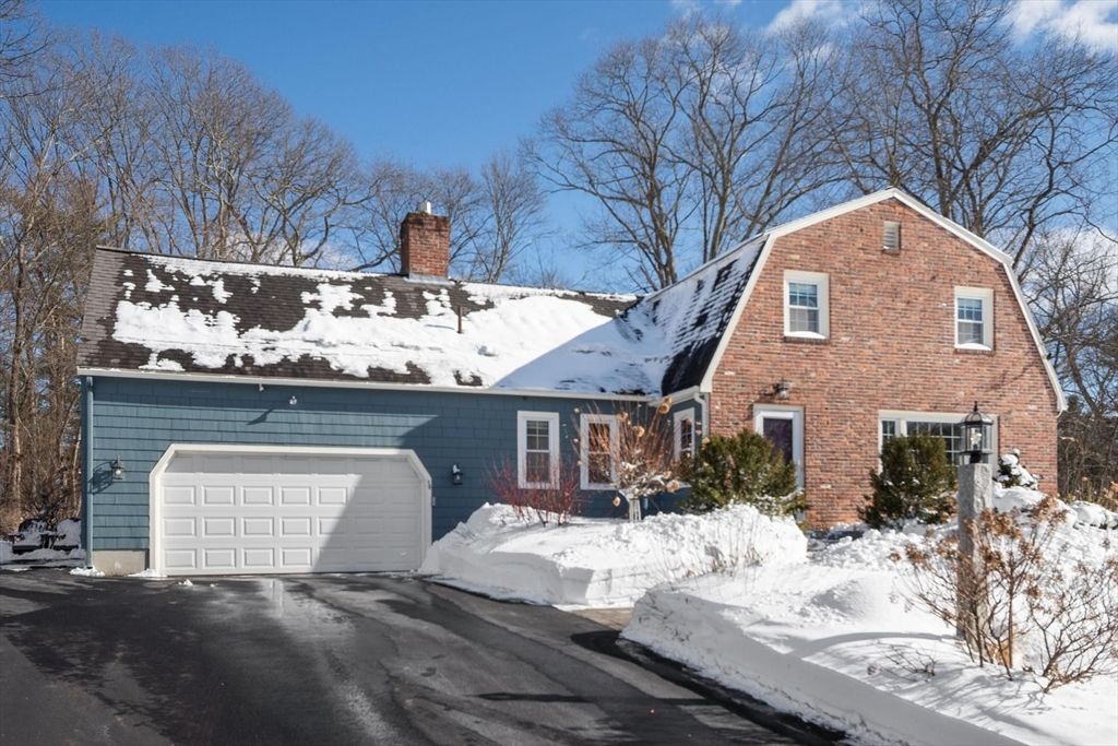 34 Clover Hill Drive, Chelmsford, MA 01824