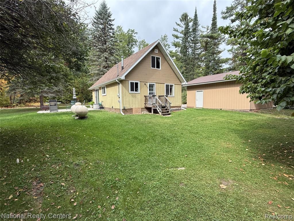 3055 E Mouch Drive, Mio, MI 48647