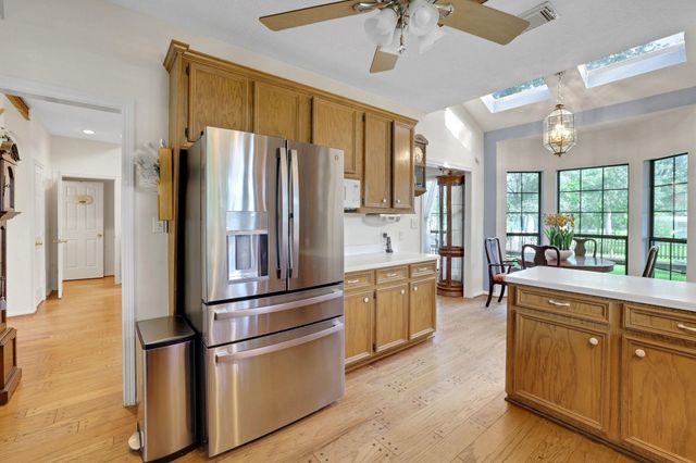 219 Harris Road, Highlands, TX 77562