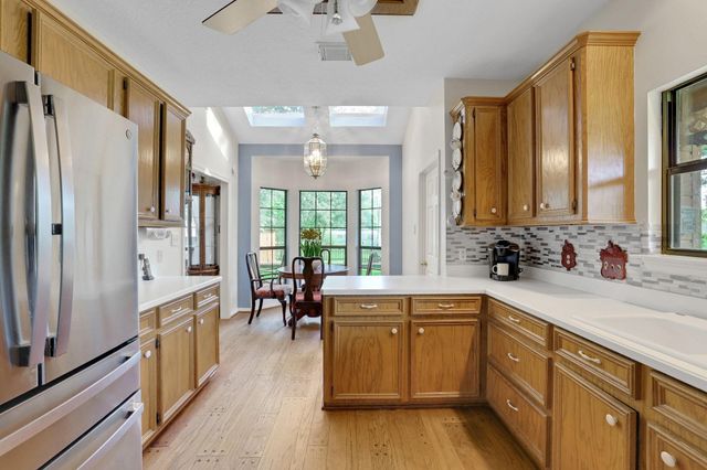 219 Harris Road, Highlands, TX 77562