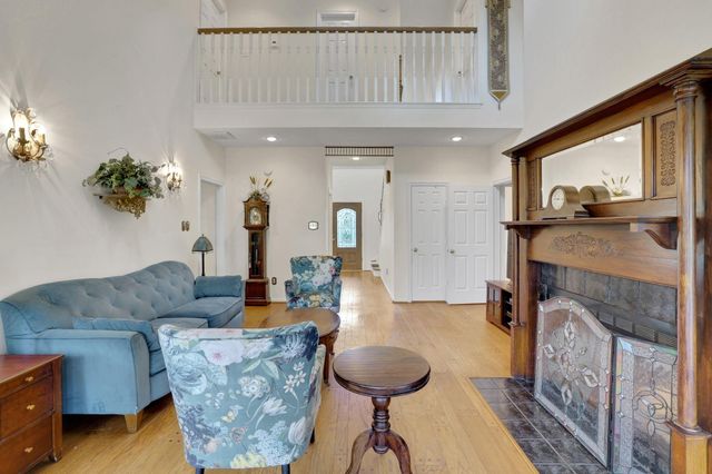 219 Harris Road, Highlands, TX 77562