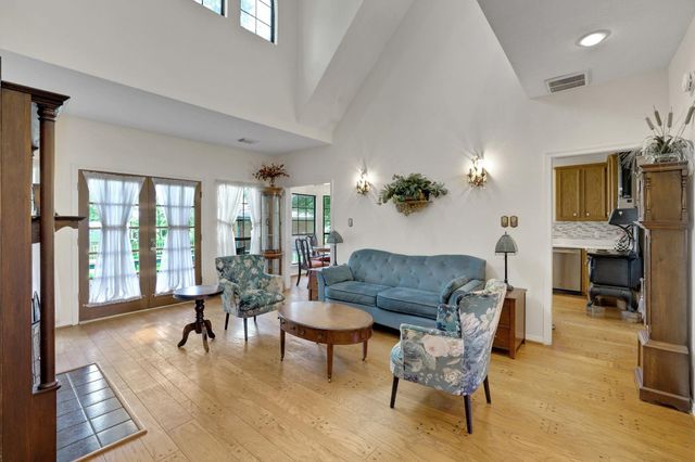 219 Harris Road, Highlands, TX 77562