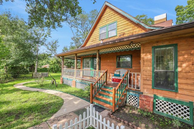 219 Harris Road, Highlands, TX 77562