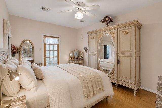 219 Harris Road, Highlands, TX 77562