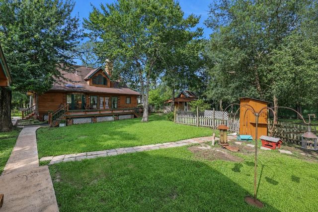 219 Harris Road, Highlands, TX 77562
