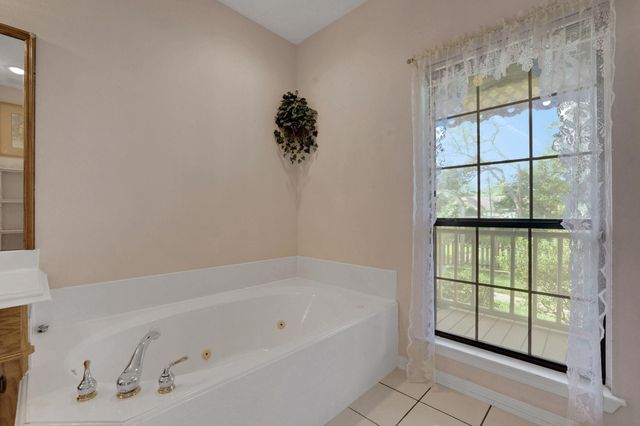 219 Harris Road, Highlands, TX 77562