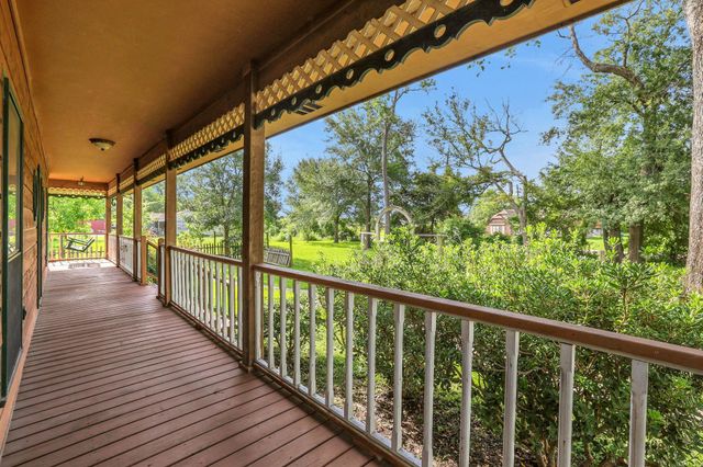 219 Harris Road, Highlands, TX 77562