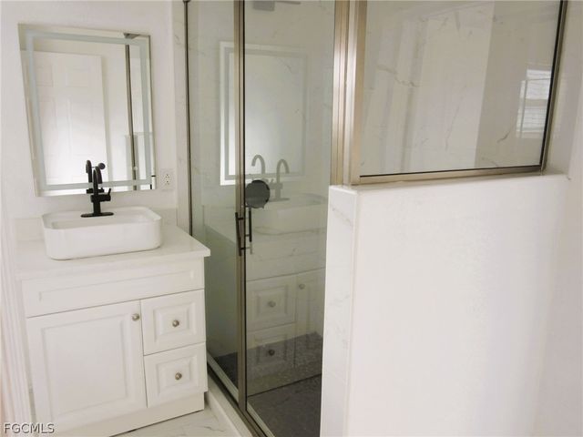 128 SW 34th PL, Cape Coral, FL 33991