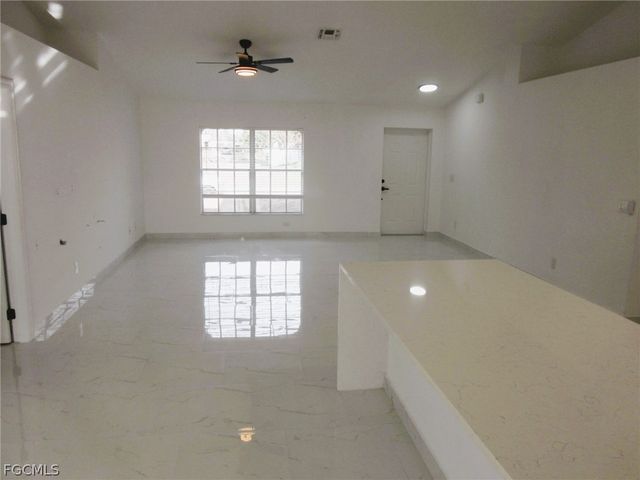 128 SW 34th PL, Cape Coral, FL 33991