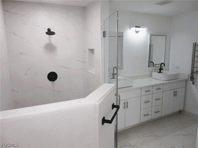 128 SW 34th PL, Cape Coral, FL 33991