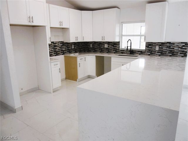 128 SW 34th PL, Cape Coral, FL 33991