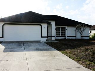 128 SW 34th PL, Cape Coral, FL 33991