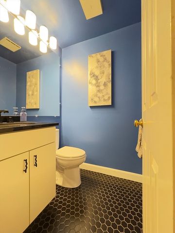 1 Boatswains Way 1, Chelsea, MA 02150