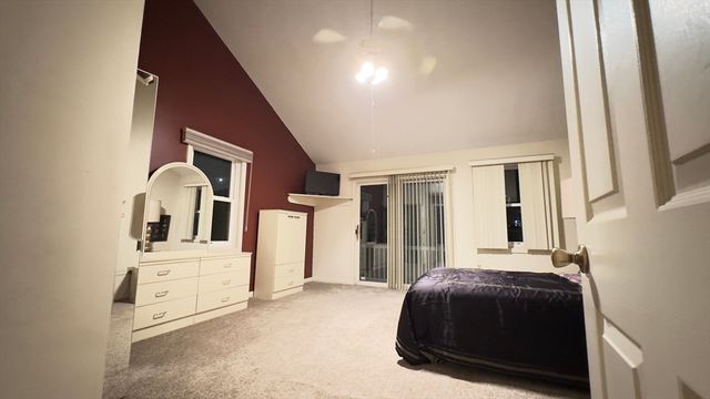 1 Boatswains Way 1, Chelsea, MA 02150