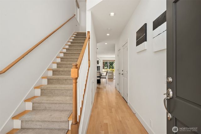809 16th Avenue W, Kirkland, WA 98033
