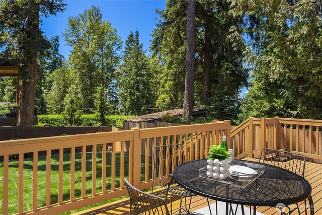 809 16th Avenue W, Kirkland, WA 98033