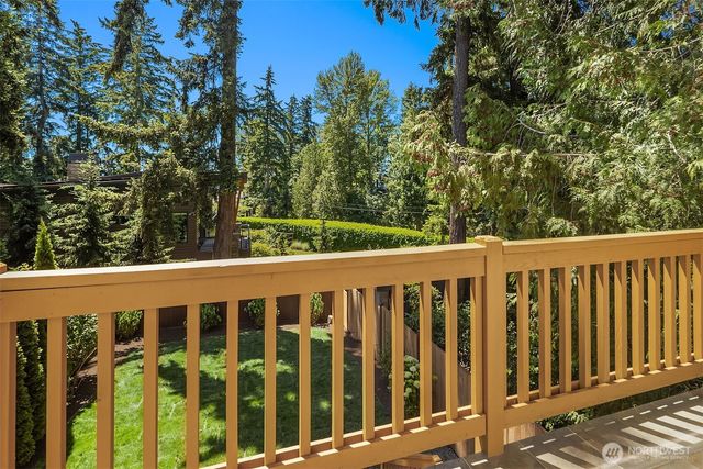 809 16th Avenue W, Kirkland, WA 98033
