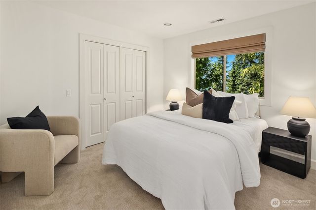 809 16th Avenue W, Kirkland, WA 98033