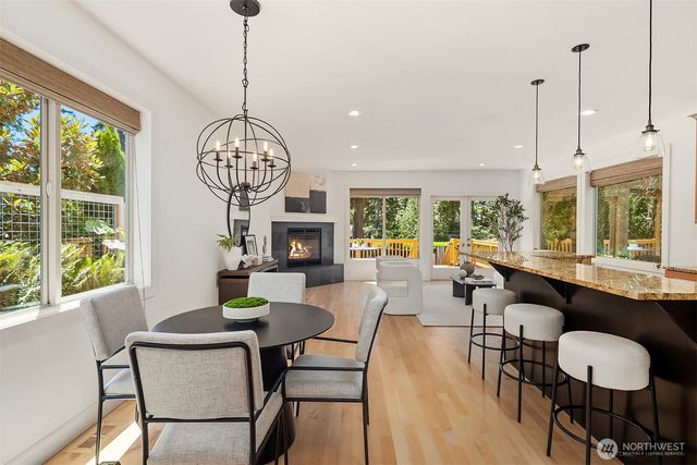 809 16th Avenue W, Kirkland, WA 98033