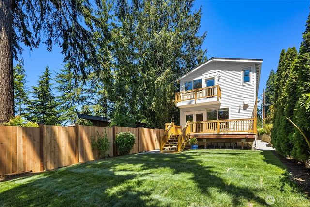 809 16th Avenue W, Kirkland, WA 98033