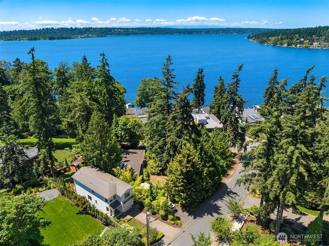809 16th Avenue W, Kirkland, WA 98033