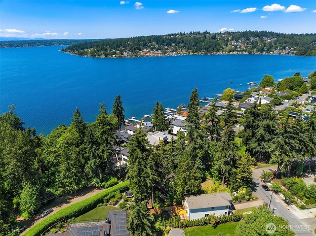 809 16th Avenue W, Kirkland, WA 98033