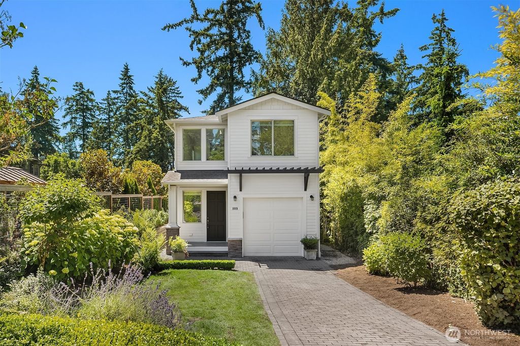 809 16th Avenue W, Kirkland, WA 98033