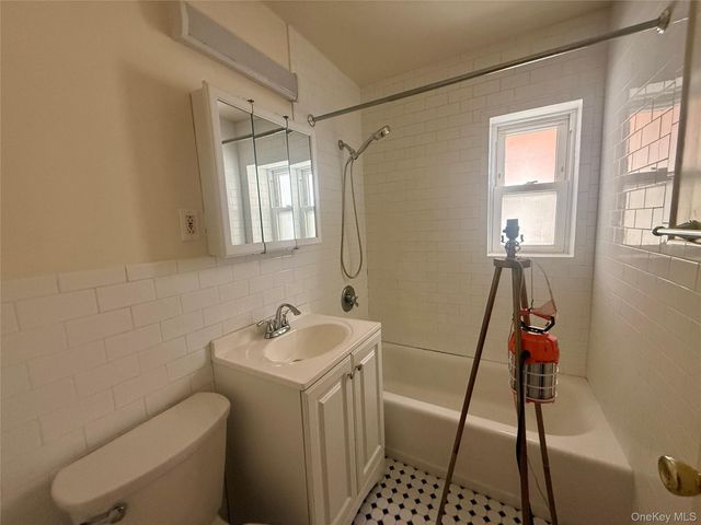 765 Shore Road S, Long Beach, NY 11561