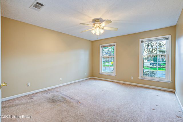 308 Stonehenge Dr 102, Louisville, KY 40207