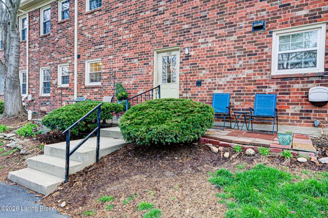 308 Stonehenge Dr 102, Louisville, KY 40207