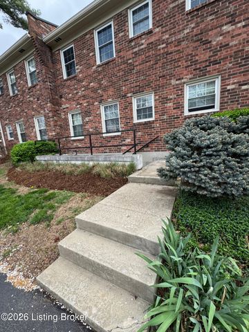 308 Stonehenge Dr 102, Louisville, KY 40207
