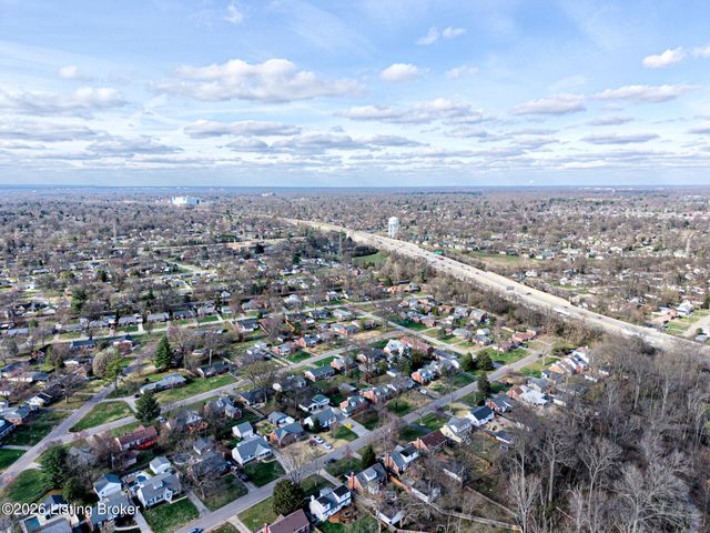 308 Stonehenge Dr 102, Louisville, KY 40207