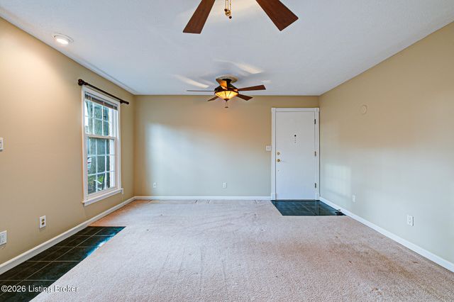 308 Stonehenge Dr 102, Louisville, KY 40207