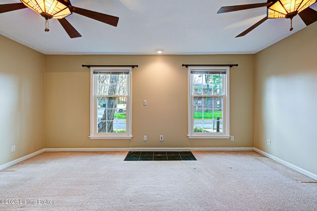 308 Stonehenge Dr 102, Louisville, KY 40207