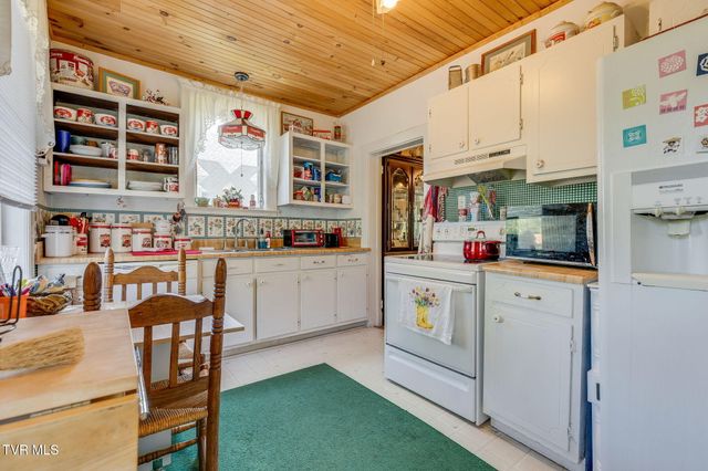 375 Pine Hill Road, Elizabethton, TN 37643