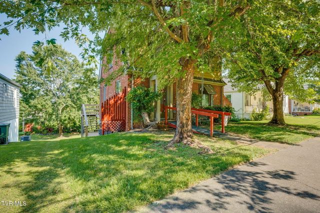 375 Pine Hill Road, Elizabethton, TN 37643
