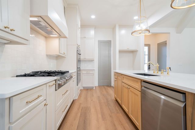 3805 Suren Way, Longview, TX 75604