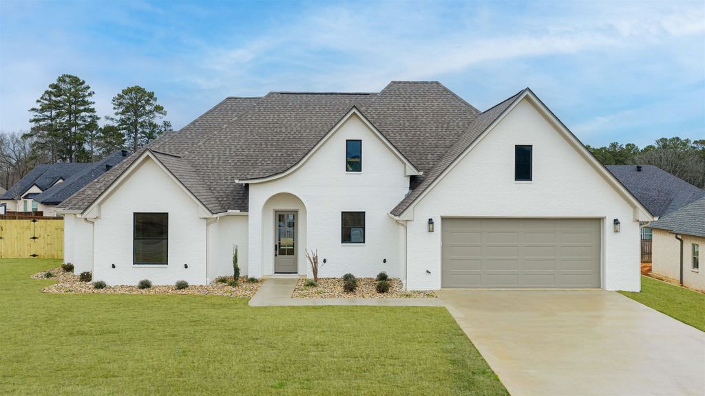 3805 Suren Way, Longview, TX 75604