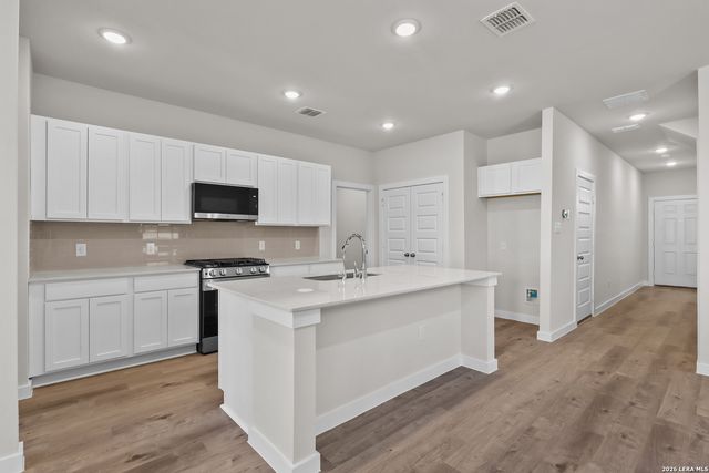 5623 Franklin Hills, Von Ormy, TX 78073