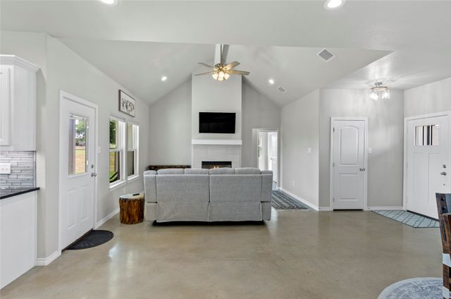 108 Daisy Court, Paradise, TX 76073