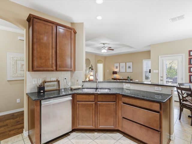 4817 Collinwood Avenue, Fort Worth, TX 76107