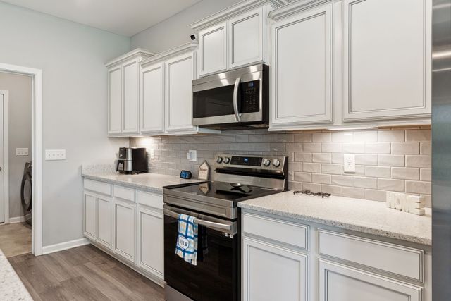 3608 Stormy Ln, Rockvale, TN 37153