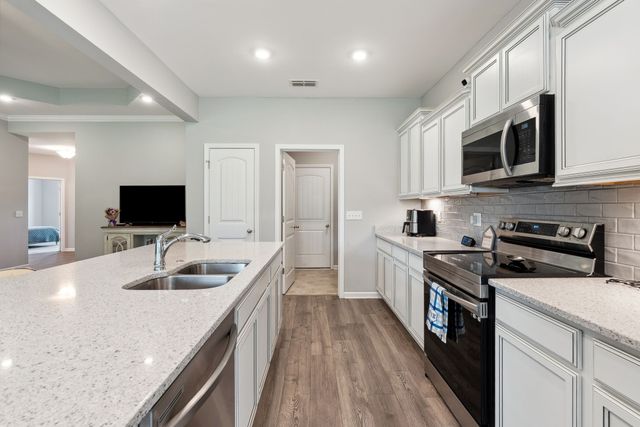 3608 Stormy Ln, Rockvale, TN 37153