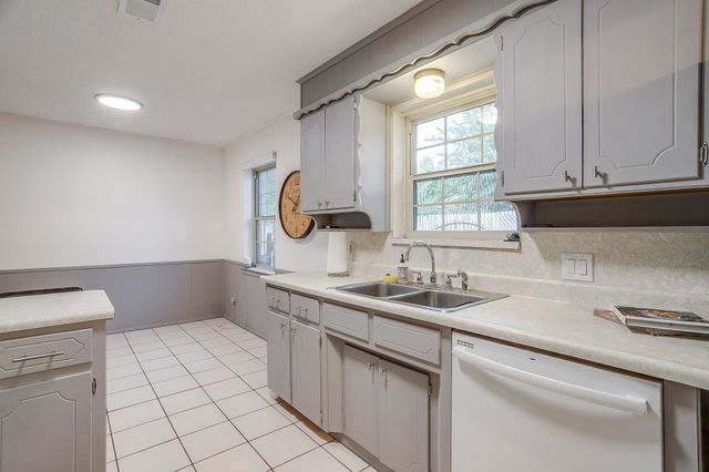 441 W Pleasantview Drive, Hurst, TX 76054