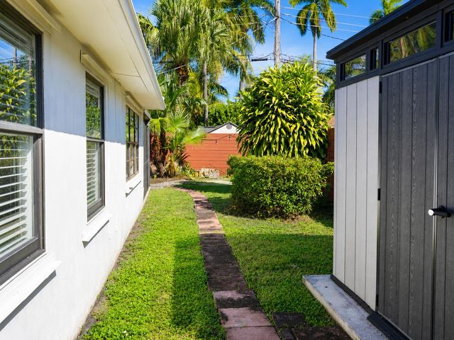 819 NE 2ND Court, Hallandale Beach, FL 33009