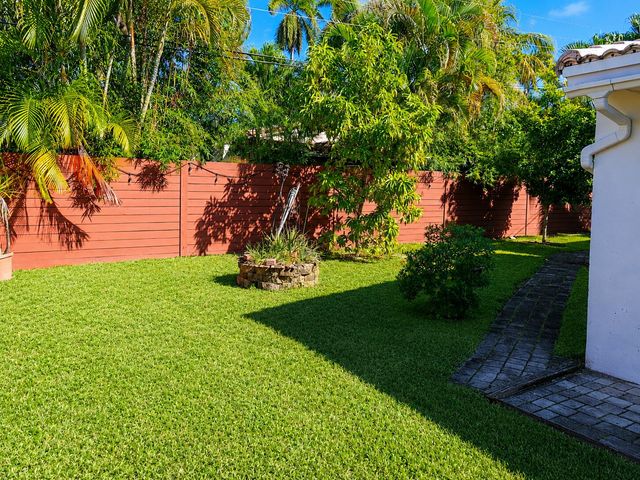 819 NE 2ND Court, Hallandale Beach, FL 33009