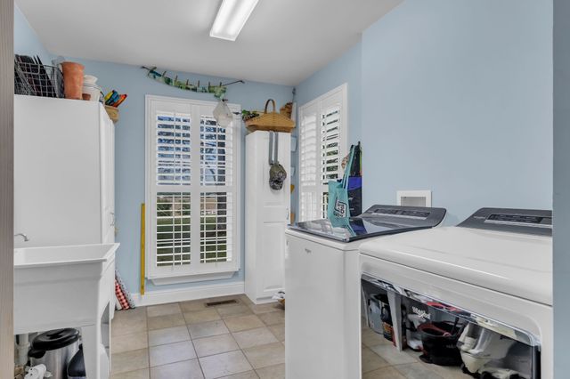 420 Rock Springs Rd, Castalian Springs, TN 37031